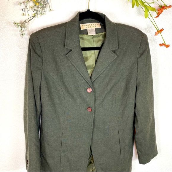 5 for $30 Apostrophe Petite 2 Button Blazer Green Size 8P - Picture 3 of 4